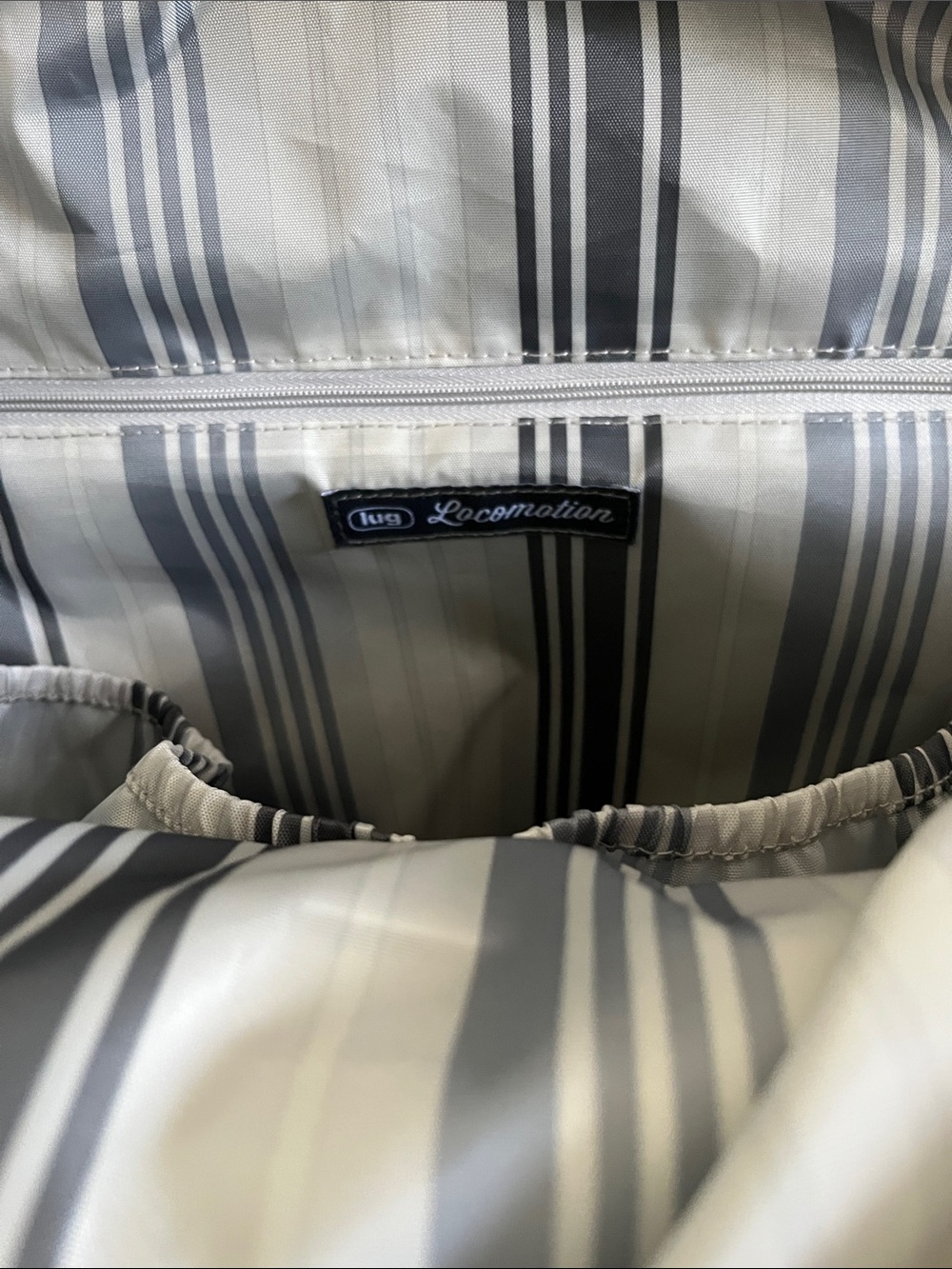 LUG - Locomotion Ultra X RFID Rolling Travel Bag in Cloud Grey (5.75 lbs) - Picture 6 of 11